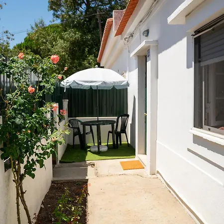 Front House Apartment Lisbon Exterior photo