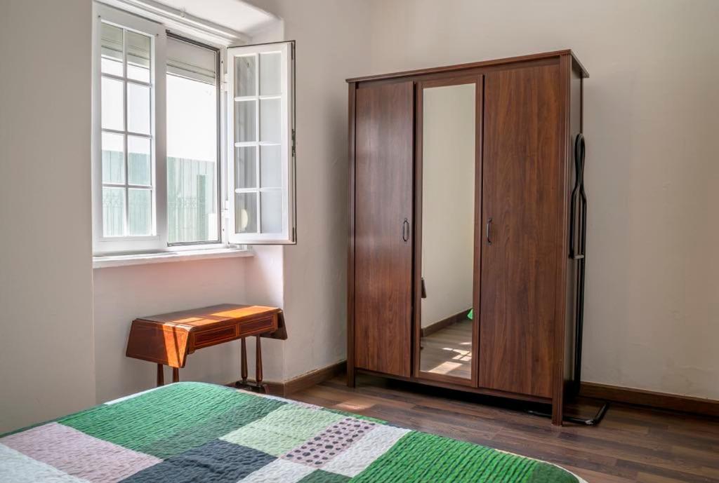 Front House Lisbon